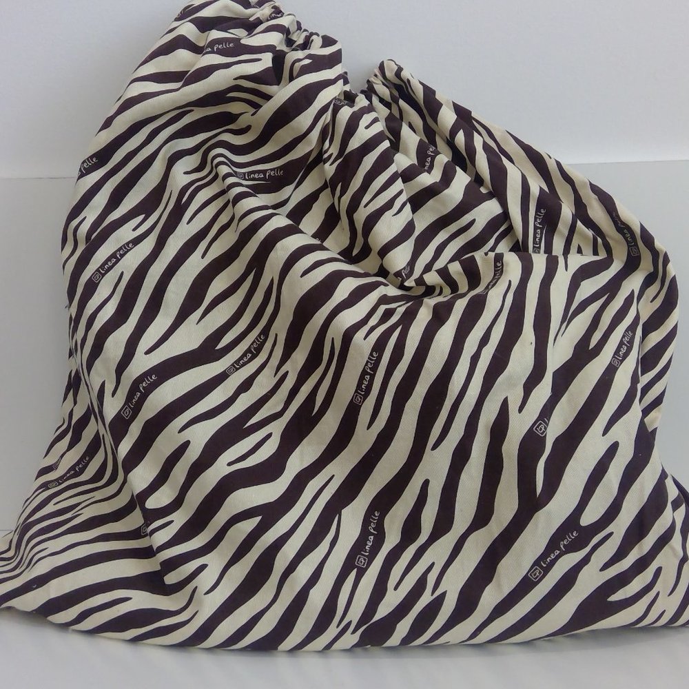 Linea Pelle Dylan Zip Shoulder Tote - Picture 7 of 12